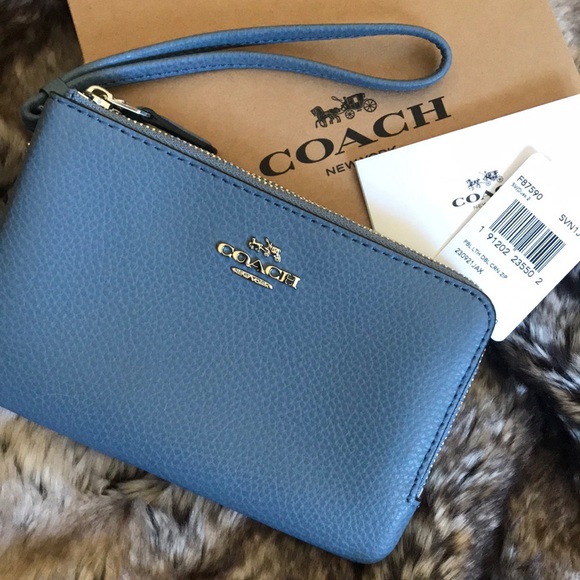 Coach Handbags - 🔥SUNDAY SALE🔥NWT COACH WALLET